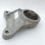 Oriģinālais Toyota RAV4 III (XA30) Lexus NX AZ10 diferenciāļa stiprinājums 5238042110