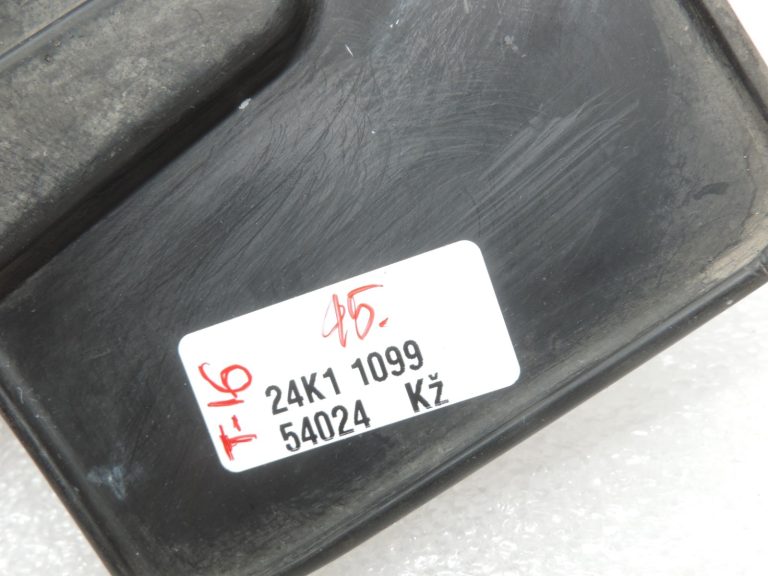Oriģinālā Toyota RAV4 III (XA30) aizmugurējā labās puses riteņa arkas uzlikas uzlika 6563142010