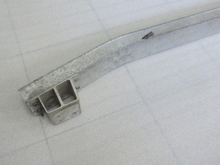 Oriģināls Toyota RAV4 III (XA30) aizmugurējā bampera pastiprinājums 5217142020
