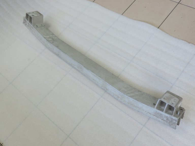 Oriģināls Toyota RAV4 III (XA30) aizmugurējā bampera pastiprinājums 5217142020