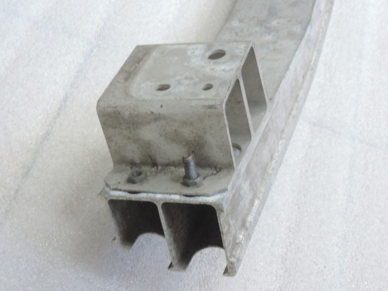 Oriģināls Toyota RAV4 III (XA30) aizmugurējā bampera pastiprinājums 5217142020