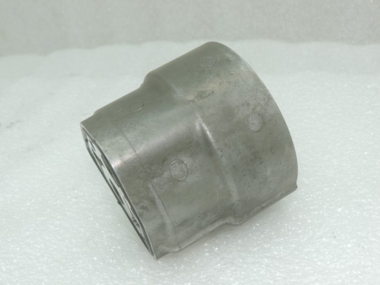 Oriģināls Toyota 2.2d/2.0d 2ADFHV 2ADFTV 1ADFTV Eļļas filtra korpuss 156770R010