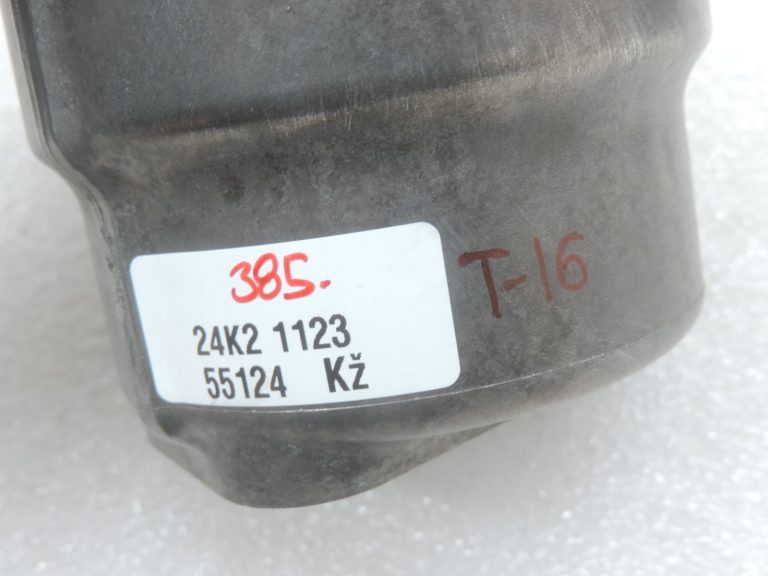 Oriģināls Toyota 2.2d/2.0d 2ADFHV 2ADFTV 1ADFTV Eļļas filtra korpuss 156770R010