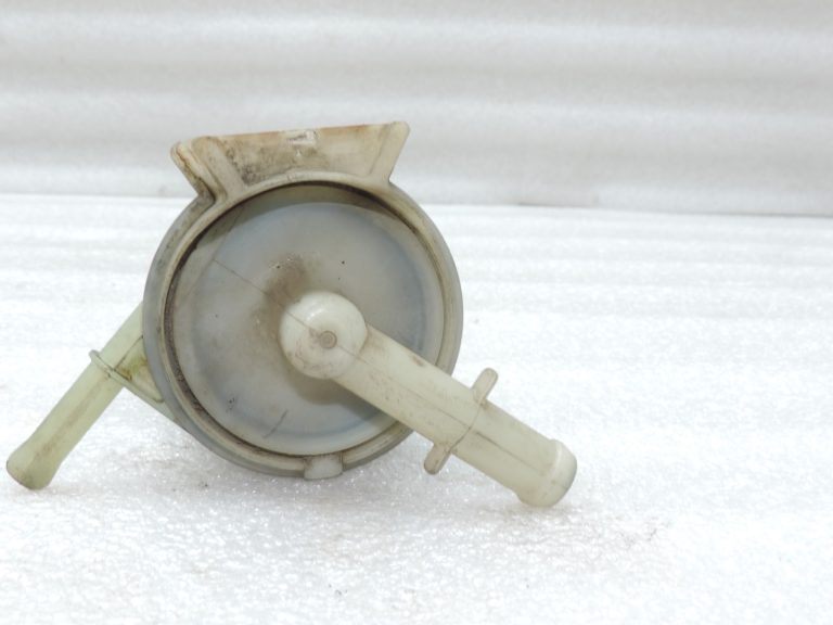 Oriģināls Toyota Avensis T25 2.0d (1CDFTV) Servo sūkņa eļļas rezervuārs 4436020250