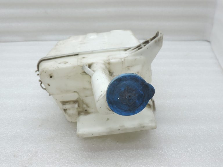 Oriģinālā Toyota Avensis T25 tīrītāju ūdens tvertne 8531502100, 85315-02100