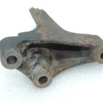 Oriģināls Toyota Previa II XR30 2.4i motora stiprinājuma kronšteins labajā pusē 1231528010