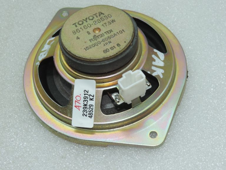 Oriģinālais Toyota Previa II XR30 aizmugurējais skaļrunis 8616028530 86160-28530