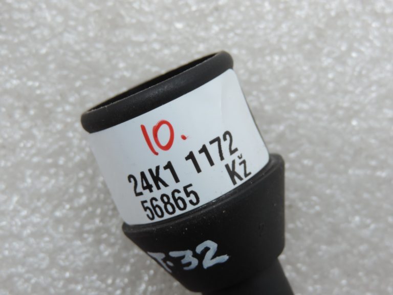 Oriģināls Toyota Avensis T22 2.0 VVTi ieplūdes kolektora šļūtenes savienotājs 9008040045