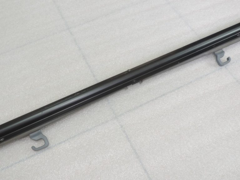 Oriģinālā Toyota RAV4 II XA20 Aizmugurējā paketes plaukta rullo žalūzijas pelēkas 6491042010B1 6491042011B2