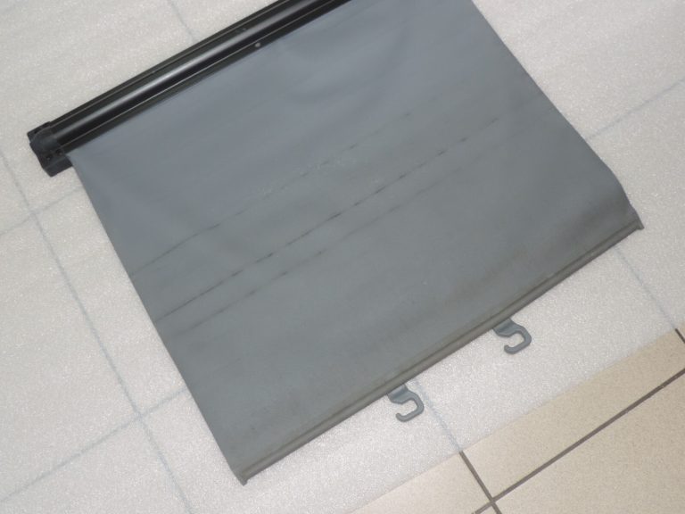 Oriģinālā Toyota RAV4 II XA20 Aizmugurējā paketes plaukta rullo žalūzijas pelēkas 6491042010B1 6491042011B2