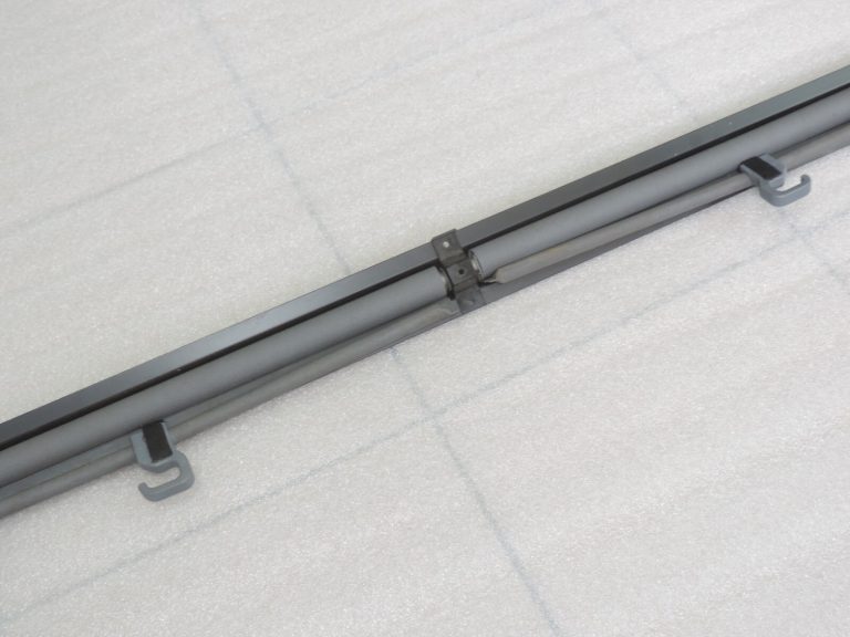 Oriģinālā Toyota RAV4 II XA20 Aizmugurējā paketes plaukta rullo žalūzijas pelēkas 6491042010B1 6491042011B2