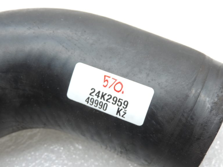 Toyota RAV4 II XA20 2.0 D-4D uzpildes gaisa šļūtene 1734227060 17342-27060