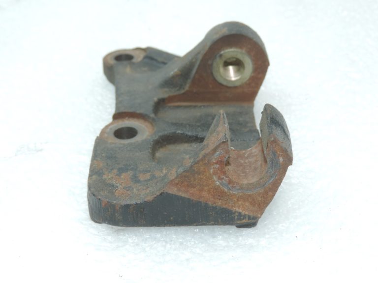 Oriģināls Toyota RAV4 II XA20 2.0 D-4D alternatora kronšteins 1251127010