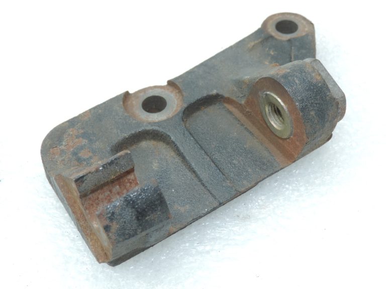 Oriģināls Toyota RAV4 II XA20 2.0 D-4D alternatora kronšteins 1251127010
