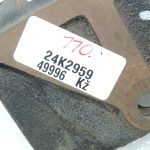 Oriģināls Toyota RAV4 II XA20 2.0 D-4D alternatora kronšteins 1251127010