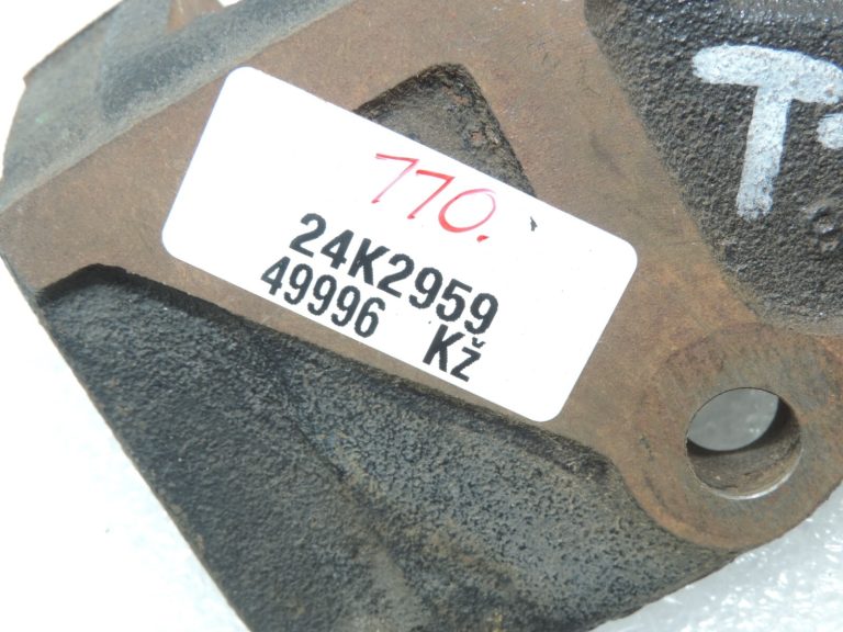 Oriģināls Toyota RAV4 II XA20 2.0 D-4D alternatora kronšteins 1251127010