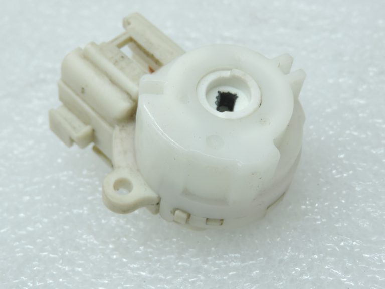 Oriģināls Toyota RAV4 II XA20 aizdedzes slēdzis 8445052010 84450-52010