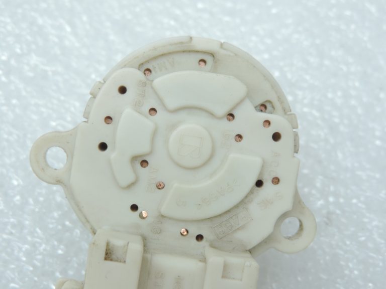 Oriģināls Toyota RAV4 II XA20 aizdedzes slēdzis 8445052010 84450-52010
