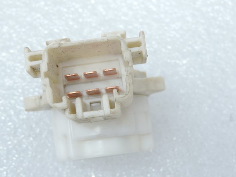 Oriģināls Toyota RAV4 II XA20 aizdedzes slēdzis 8445052010 84450-52010