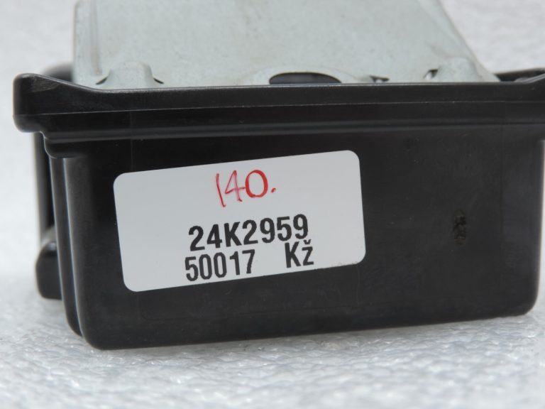 Oriģinālā Toyota RAV4 II XA20 Priekšējā pelnu trauks pelēks 741024202020B0 741024202020B1