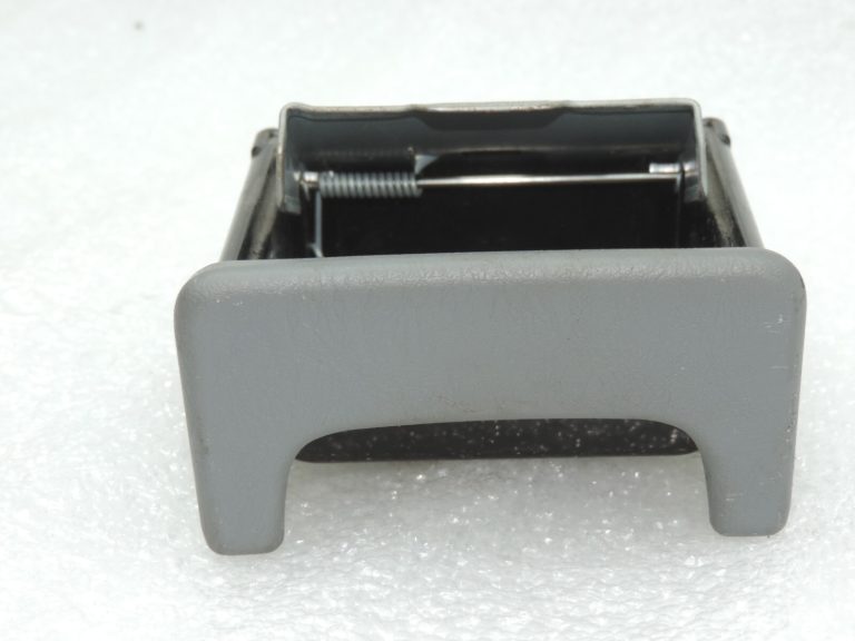 Oriģinālā Toyota RAV4 II XA20 Priekšējā pelnu trauks pelēks 741024202020B0 741024202020B1