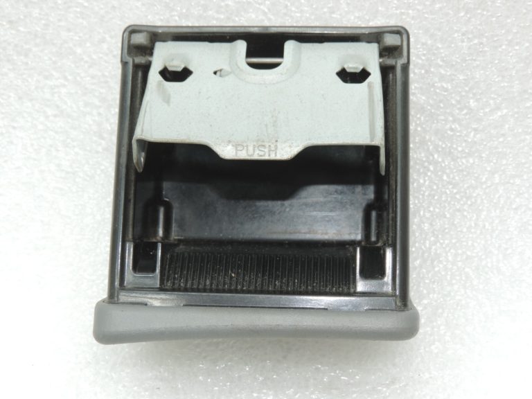 Oriģinālā Toyota RAV4 II XA20 Priekšējā pelnu trauks pelēks 741024202020B0 741024202020B1