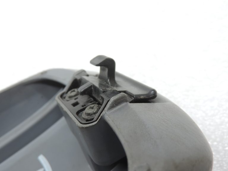 Oriģināls Toyota RAV4 II XA20 Centrālais roku balsta pārvalks pelēks 5890542010B0