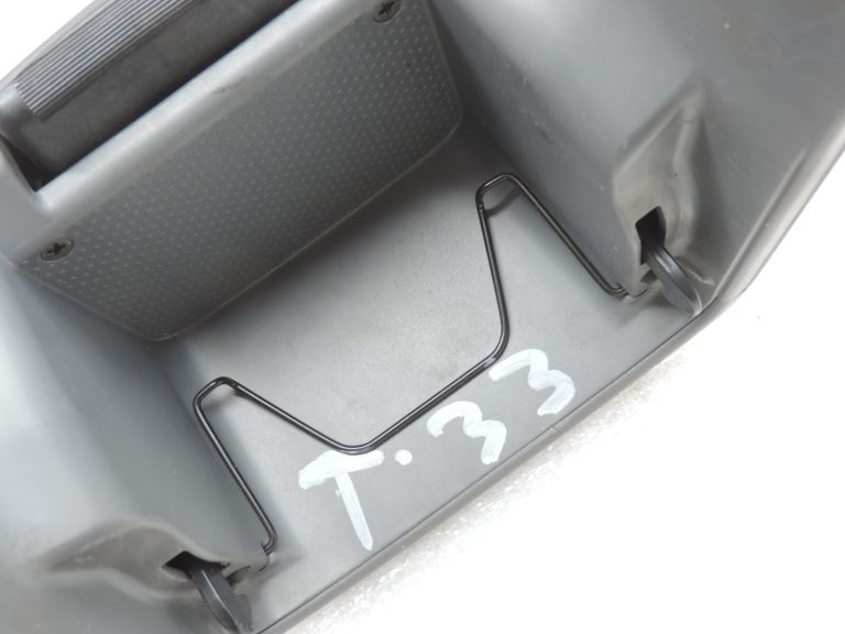 Oriģināls Toyota RAV4 II XA20 aizmugurējās centrālās konsoles pārsegs pelēks 55630-42010-B0