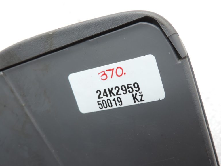 Oriģināls Toyota RAV4 II XA20 aizmugurējās centrālās konsoles pārsegs pelēks 55630-42010-B0