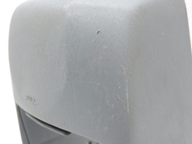 Oriģināls Toyota RAV4 II XA20 aizmugurējās centrālās konsoles pārsegs pelēks 55630-42010-B0