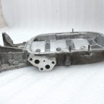 Toyota RAV4 II XA20 2.0 D-4D eļļas tvertnes augšējās daļas 1210127011