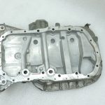 Toyota RAV4 II XA20 2.0 D-4D eļļas tvertnes augšējās daļas 1210127011