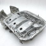 Toyota RAV4 II XA20 2.0 D-4D eļļas tvertnes augšējās daļas 1210127011