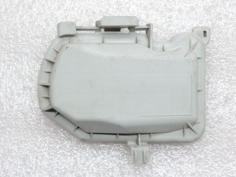 Oriģinālais Toyota Avensis T25 priekšējā luktura kreisais vāciņš 8117505160