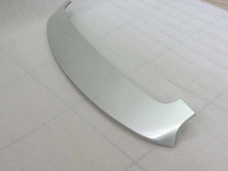 Oriģinālais Toyota Auris E15 aizmugurējais spoileris sudraba krāsā (1C0) 7687102911, 76871-02911