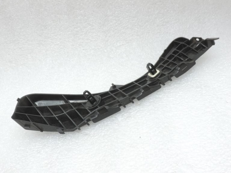 Oriģināls Toyota Auris E15 Aizmugurējā bampera kronšteins Augšējais labais 5257502070