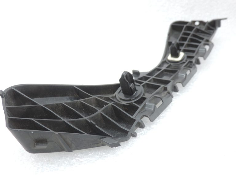 Oriģināls Toyota Auris E15 Aizmugurējā bampera kronšteins Augšējais labais 5257502070