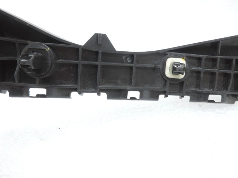 Oriģināls Toyota Auris E15 Aizmugurējā bampera kronšteins Augšējais labais 5257502070