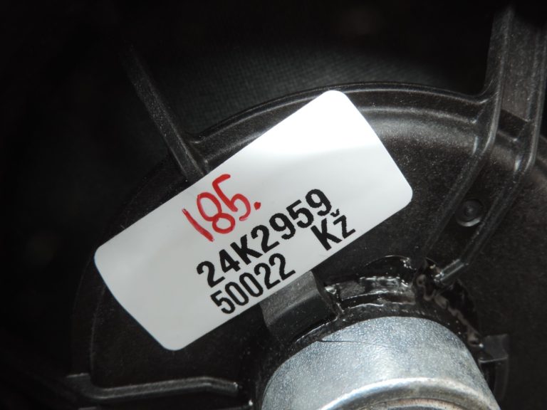 Oriģināls Toyota Auris E15 aizmugurējo durvju skaļrunis 861600D190 86160-0D190