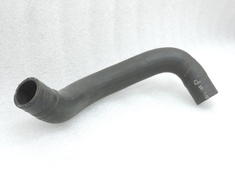 Oriģinālā Toyota Auris E15 1.3 VVTi dzesēšanas šķidruma šļūtene 165730Y010 16573-0Y010