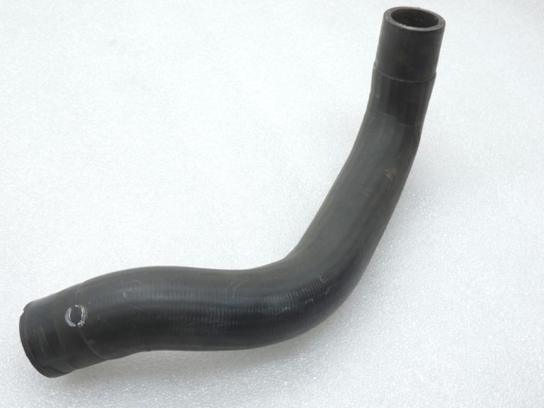 Oriģinālā Toyota Auris E15 1.3 VVTi dzesēšanas šķidruma šļūtene 165730Y010 16573-0Y010