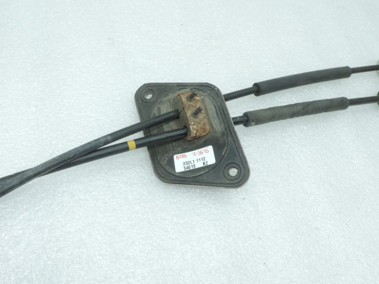Oriģinālā Toyota RAV4 II (XA20) 2.0 VVT-i manuālās pārnesumkārbas pārslēgšanas trose 3382242040