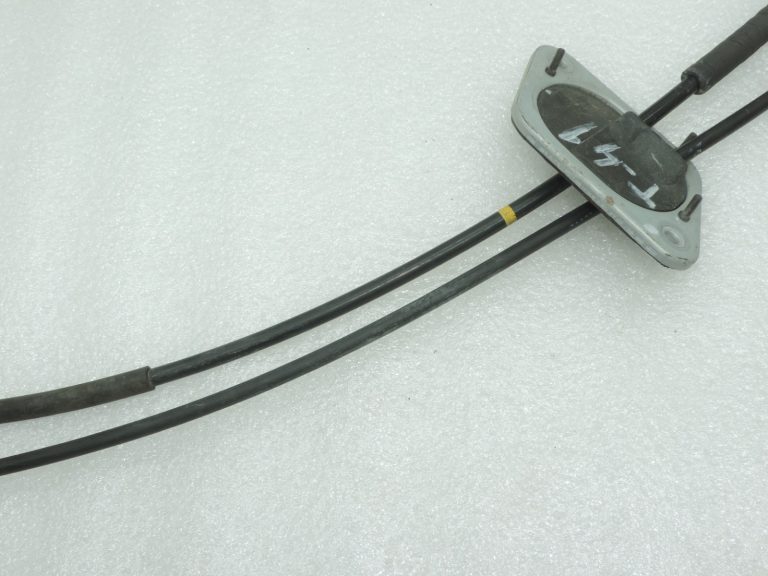 Oriģinālā Toyota RAV4 II (XA20) 2.0 VVT-i manuālās pārnesumkārbas pārslēgšanas trose 3382242040