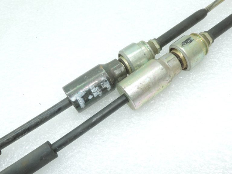 Oriģinālā Toyota RAV4 II (XA20) 2.0 VVT-i manuālās pārnesumkārbas pārslēgšanas trose 3382242040