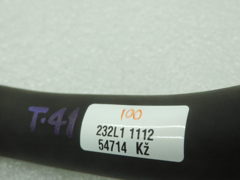 Toyota RAV4 XA20 2.0 VVT-i kartera ventilācijas šļūtene 1226128010