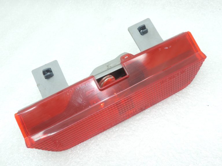 Oriģinālā Toyota RAV4 XA20 trešā bremžu signāluguns 8157049015, 8157049015B0