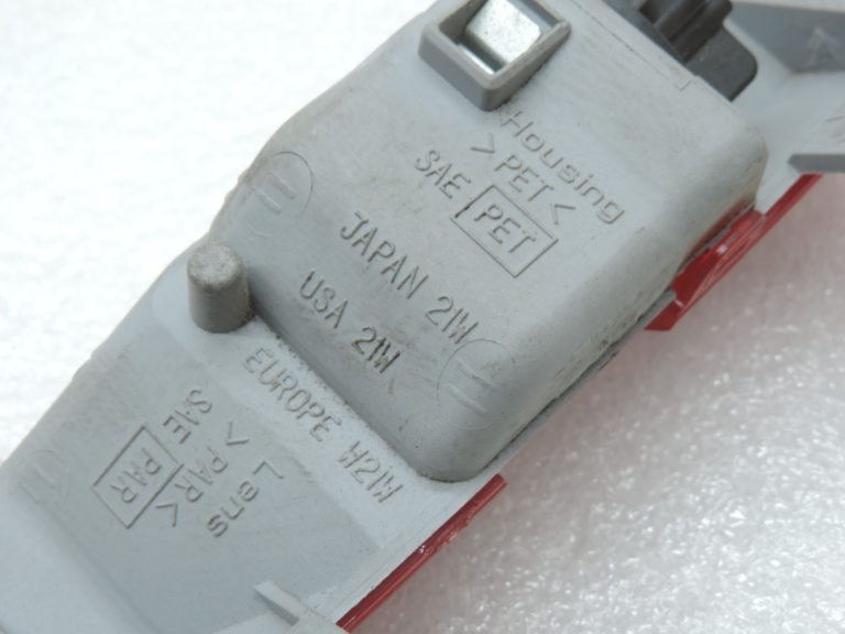 Oriģinālā Toyota RAV4 XA20 trešā bremžu signāluguns 8157049015, 8157049015B0