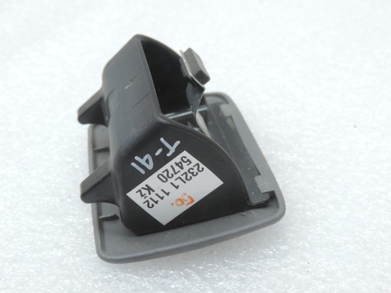 Oriģinālā Toyota RAV4 II (XA20) aizmugurējā pelnu trauks 7410942010B0, 74109-42010-B0