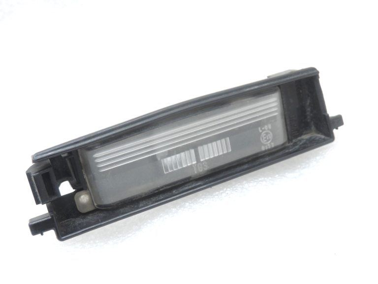 Oriģinālais Toyota RAV4 II (XA20) numura apgaismojums 8127142050