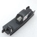 Oriģinālais Toyota RAV4 II (XA20) numura apgaismojums 8127142050